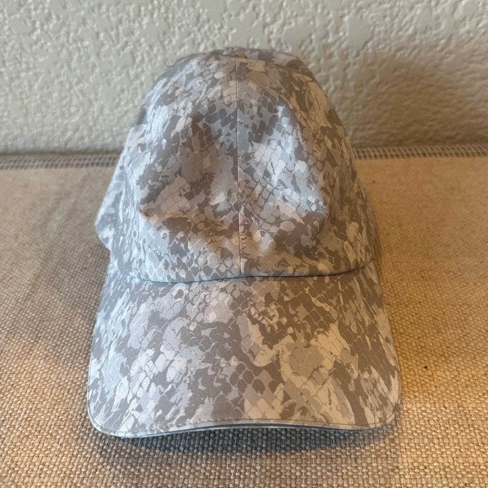 Lululemon Gray Print Fast And Free Running Hat